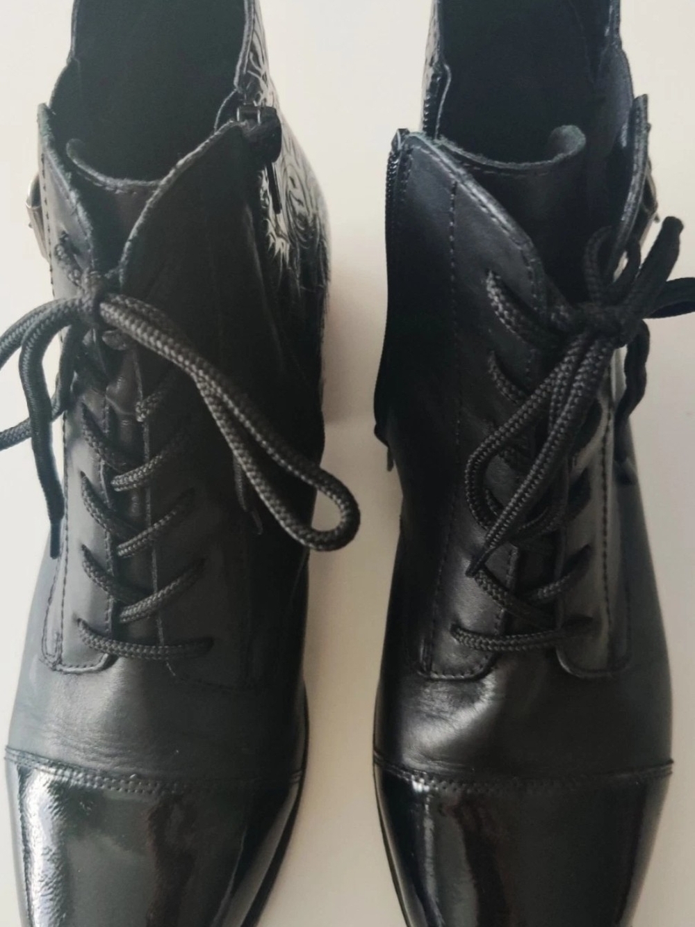 Remonte Womens 9.5 Stylish Black Lace Up Leather & Patent Leather Ankle Boots...